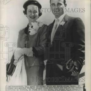 1953 Press Photo Glenn Davis,All America Football Player of West Point and bride Cheap Best Pices