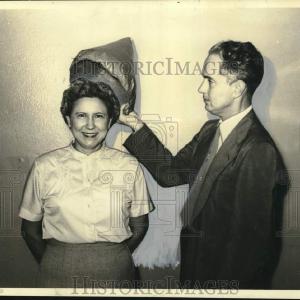 1954 Press Photo Fraudulent Cancer Cure Hat Exhibited by FDA, New Orleans Outlet Store Locations