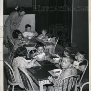 1937 Press Photo New York Wayside Nursery Children Eating NYC With Mastercard Cheap Pice