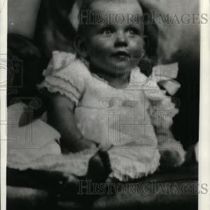 1937 Press Photo Picture of child of Duke and Duchess of Kent Princess Alexandra Discount Store
