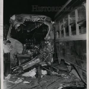 1943 Press Photo Greyhound bus wreck - nef00909 Buy Cheap Cheap