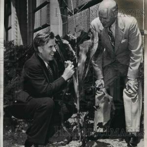 1940 Press Photo Sec. Henry Wallace, Robert Hinckley, Assistant Sec. of Commerce 2025 Cheap Pice