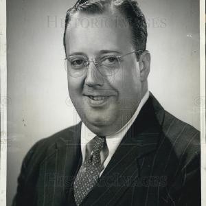 1945 Press Photo Jackson Moore, Sears Roebuck & Co. Wholesale Pice For Sale