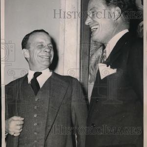 1940 Press Photo Theodore Roosevelt Jr. & John D. M. Hamilton, Chairman of the Visa Payment Cheap Pice