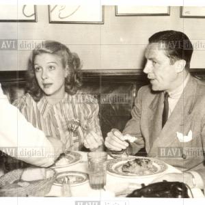 1938 Press Photo Shirley Ross Pay With Visa