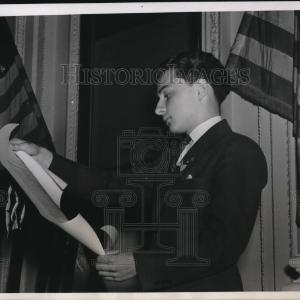 1939 Press Photo Harold Diamond reads Declaration of Independence for 4th July Cheap Countdown Package