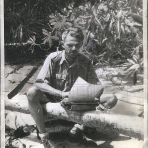 1942 Press Photo C. YATES MCDANIEL ASSOCIATED PRESS WRITER 2025 Unisex Online