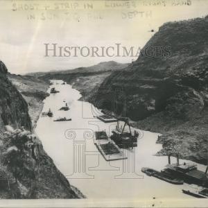 1943 Press Photo Panama Canal Construction Cheap Sale Finishline