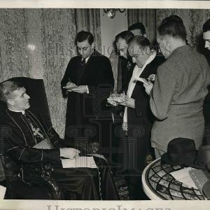 1939 Press Photo Bishop Donahue Talks With Reporters Best Seller Cheap Pice