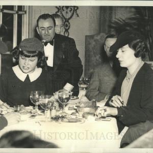 1936 Press Photo Gloria Morgan Vanderbilt Socialite Free Shipping Supply