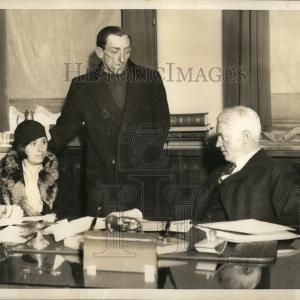 1937 Press Photo New York Mr. and Mrs Douglas Rils look for missing baby NYC Free Shipping Good Selling