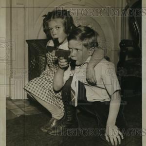 1935 Press Photo Robert M. La Follette III and Judith Marion La Follette Best Place For Sale