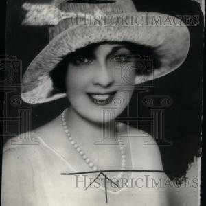 1932 Press Photo Miss Anderson Wreiter Genuine Cheap Pice