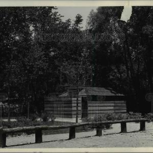 1938 Press Photo Bath House Classic Cheap Pice