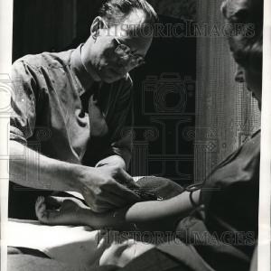 1937 Press Photo The Weaker Sex Have The Strongest Nerves Outlet Best Seller