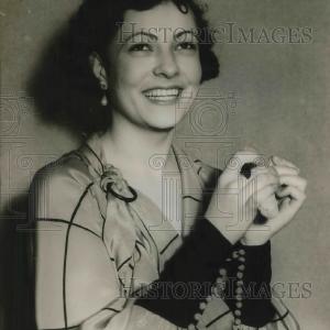 1932 Press Photo Leoda Gornnell Manicure Cheap Footlocker