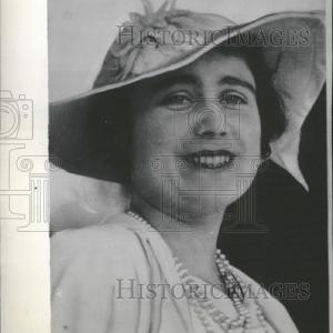 1936 Press Photo Queen Elizabeth Of England Sale Shop Offer