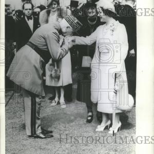1938 Press Photo Henri Petain Queen Elizabeth Memorial For Sale Top Quality
