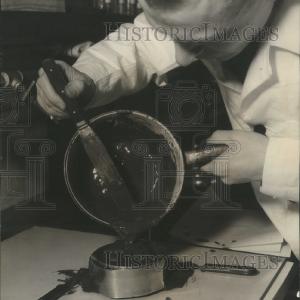 1936 Press Photo M.E.O. Neil Moulage Expert Clearance Outlet