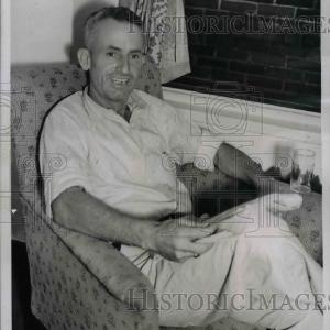 1937 Press Photo Jim Denton Killed & Wounded Criminals Who Tried to Kidnap Him Cheap Sale Excellent