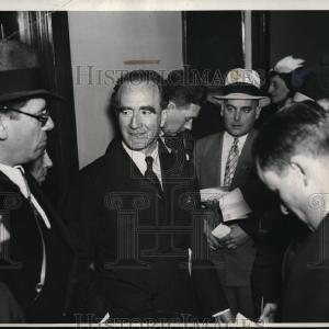 1937 Press Photo Governor Merfley Talks With Reporters Discount Sale Online