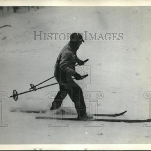 1936 Press Photo Skier Clayton Hoff Skiing In The Snow Free Shipping Finishline