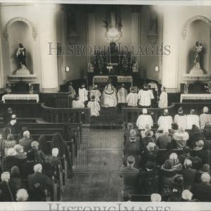 1928 Press Photo People Prayer Chuch Catholic Orders For Sale
