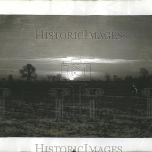 1943 Press Photo The Dawn of the New Day Outlet Classic