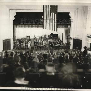 1926 Press Photo The gathering of the Daughters of the American Revolution Get To Buy For Sale