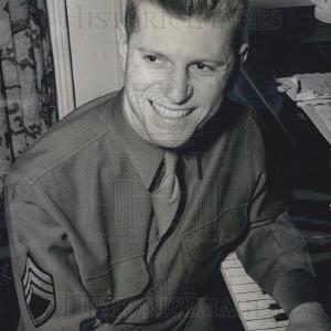 1945 Press Photo Eugene List young american pianist. Countdown Package Cheap Online