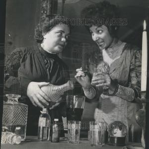 1946 Press Photo Arsenic And Old Lace Scene Leads High Quality For Sale