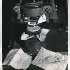 1946 Press Photo Scientific Research exhaustive tests before product released Cheap Sale Cheap