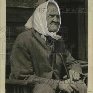 1947 Press Photo Portrait of the elderly Reliable For Sale
