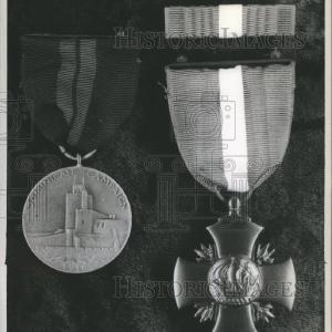 1944 Press Photo U.S. Marine Awards Outlet Factory Outlet