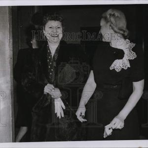 1947 Press Photo Alice Winburg & Pauline Warren at Cole murder hearing Cheap Original