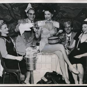 1946 Press Photo New York Yipee! It's 1947 NYC Cheap Sale Reliable