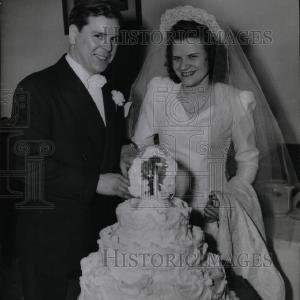 1946 Press Photo Mr. and Mrs. Elijah L. Darrall Wedding, Dorothy Darrall Outlet Affordable