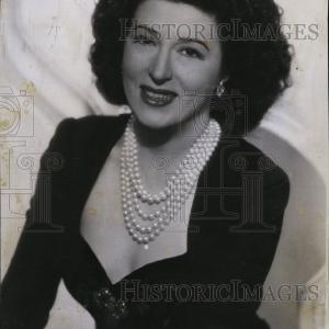 1945 Press Photo  Katina Paxinou "Sophie Halenczik American" Clearance Online Fake