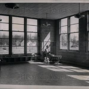 1949 Press Photo Kindergarten school teacher education Fashionable Sale Online