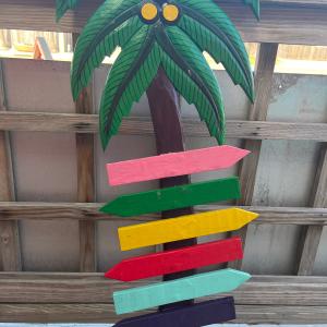 37 Palm Tree Directional sign Cheap Pick A Best