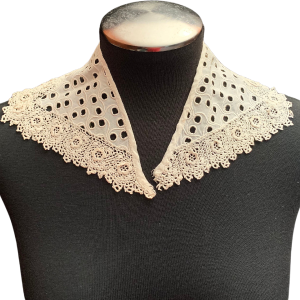 50s Ivory Irish Lace and Eyelet Cotton Collar Perfect Cheap Pice