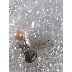 Auzz Trinklets Pearl Charms Peach with words Family / I have Outlet Original