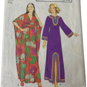 Vintage 70s 5315 Pattern Misses 8-18 Ankle Length Caftan Zipper Cut by Simplicity Low Pice Fee Shipping For Sale