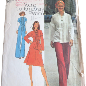 Vintage 70s Mod Flared Pants Skirt Tunic Pintuck Top Contemporary Fashion 3 Styles Simplicity 7258 Size 10 Cut by Simplicity Clearance Hot Sale
