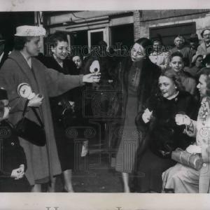 1954 Press Photo Farewell Party for Barbara Cluett abroad Italia Liner Vulcania. Lowest Pice