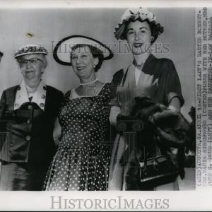 1954 Press Photo Mamie Eisenhower with mother and daughter in law - cvw15526 Quality Free Shipping Outlet