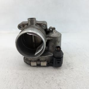 1999-2005 Volkswagen Passat Throttle Body P/N:06B 133 062 M Fits 1999 2000 2001 2002 2003 2004 2005 2006 OEM Used Auto Parts Looking For Sale Online