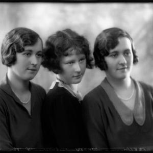 (Helen) Elizabeth (ne Blades), Lady Russell; Hon. Janet Mary McBeath (ne Blades); Hon. Margaret Agnes Wyatt (ne Blades) Greetings Card Genuine Cheap Pice