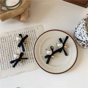 A Pair Of Pearl Clips Clearance Pre Order