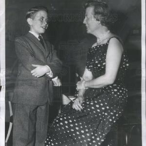 1958 Press Photo Robert Linder Auntie Mame Patrick Dennis Edison Dick McClellan Discount Footaction